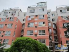 一室一厅,南北格局,中间楼层,装修不错,诚心出售。