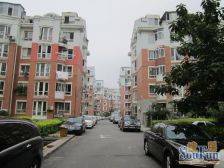 绿波花园 02年封闭小区 多层 有露台 南北通透