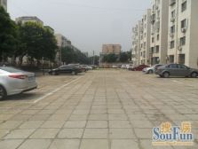 地铁13号线龙华园西区5室1厅,顶层复式,业主诚心出售。