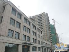 急售 海韵华府B区 错层 135平 三室两厅两卫 拎包入住