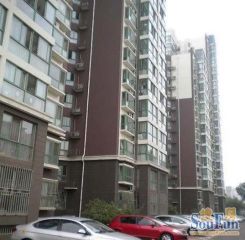 05年商品房东向两居精装修地铁1号线6号线