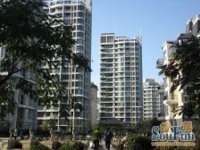 房子楼层好南北通透,户型方正,采光充足,视野开阔。