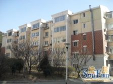 西山水库 地势平坦 封闭小区 多层洋房南北通透精装修