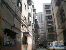 公园旁 两室一厅 双气 诚心出售