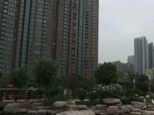 复式顶层大露台 实用面积大 对望建国饭店