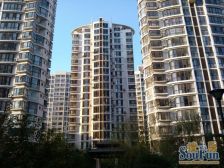 中间位置 南北格局好 精装修 视野采光好 买一层带一层