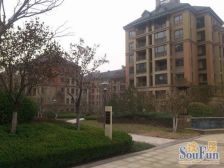 龙洞全云村百合园三室带车位地下室随时可以看房