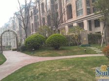 银河丹堤纯毛坯可自由装修,户型端正采光好,居住舒适