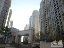 户型方正 精装 院子很大 诚意出售