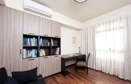 明亮简单书房设计效果图