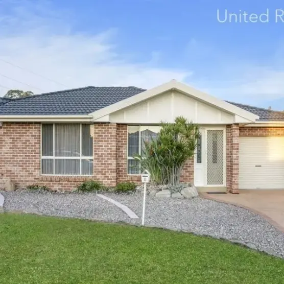 項目介紹 翻譯成中文 this house is located in west hoxton, nsw