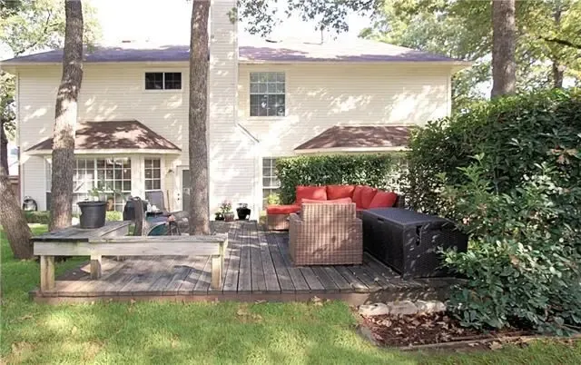 好房 ,居住面积 215 平方米 ,该房 13室 4卧. (建于 1987年).