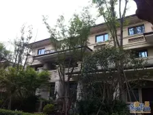 龙湖联排小院 两个车位 带SHU人小 近科巴