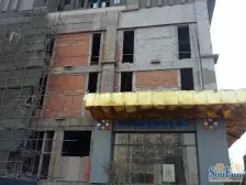 楼下就是公交站、地铁站,出行很方便。