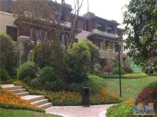 照母山精装两房 离轻轨近 中庭位置 可做小花园