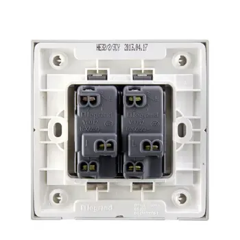 罗格朗(legrand) tcl-罗格朗开关插座面板 仕界沙银五孔插座套装 二开