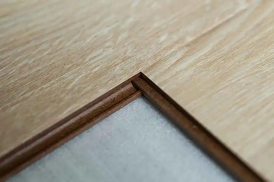 鑫屋精品时尚1826款白色强化复合地板