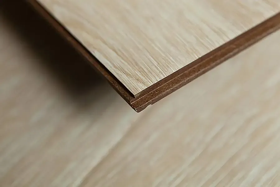 鑫屋精品时尚1826款白色强化复合地板