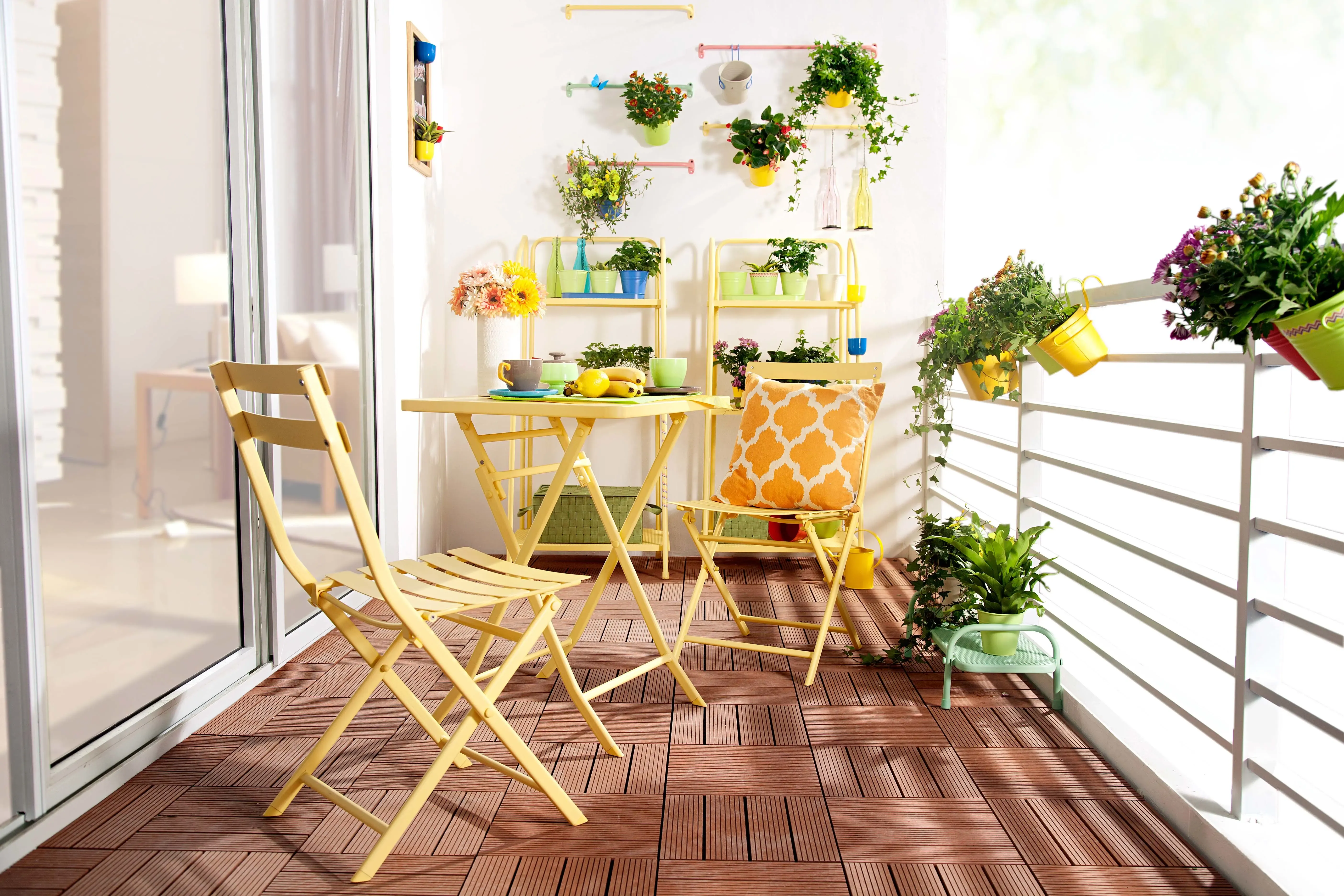 现在很多刚需房把阳台忽略了,甚至直接把阳台作为客厅的赠送部分,不能