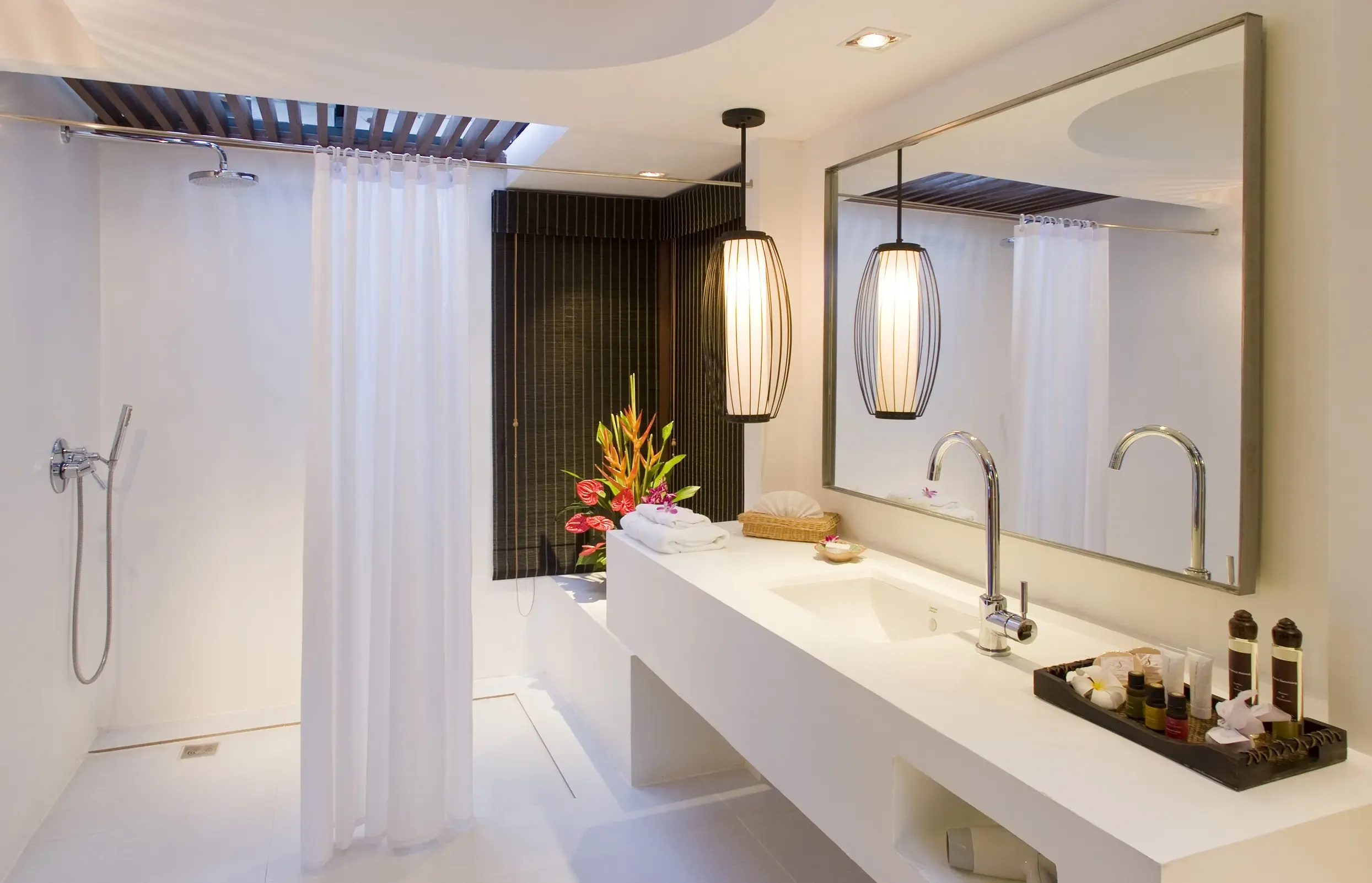 为中国亿万家庭打造"追求时尚","健康环保","舒适优越"的生活空间,并