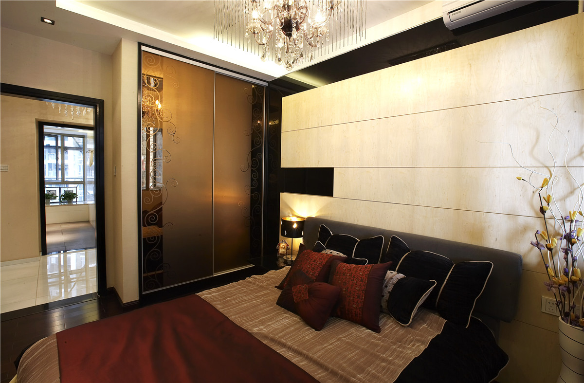 国际百纳112平三居室现代简约风格