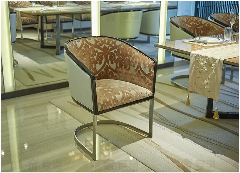 新古典不锈钢布艺餐椅单人扶手软包酒店别墅西餐厅休闲椅子定制