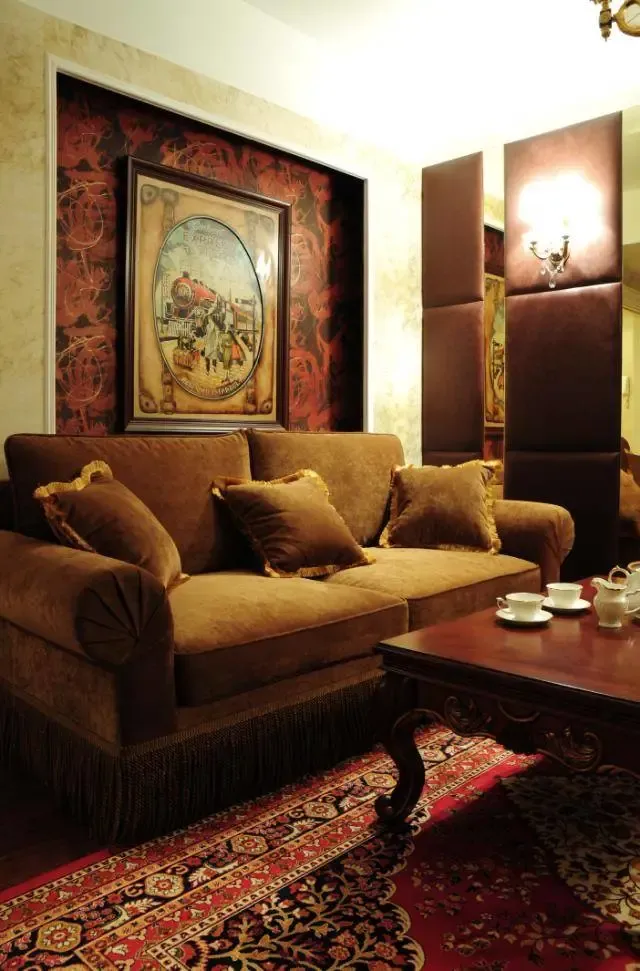 美式风格客厅棕色背景墙装修图片