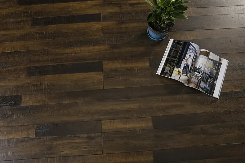 金鹰艾格地板 强化复合地板仿实木锯痕 方格系列201622