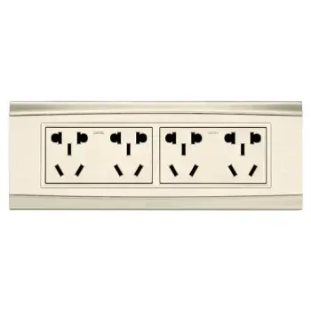 公牛(bull) 公牛118型开关插座面板 四位十二孔插座 大号多功能三三三