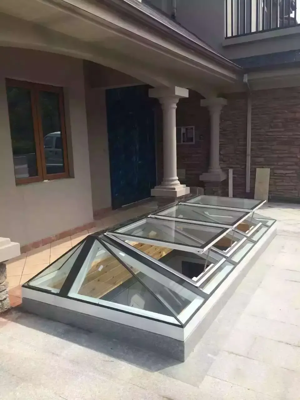 阁楼电动天窗斜屋顶阳光房天窗地下采光天窗电动平移天窗