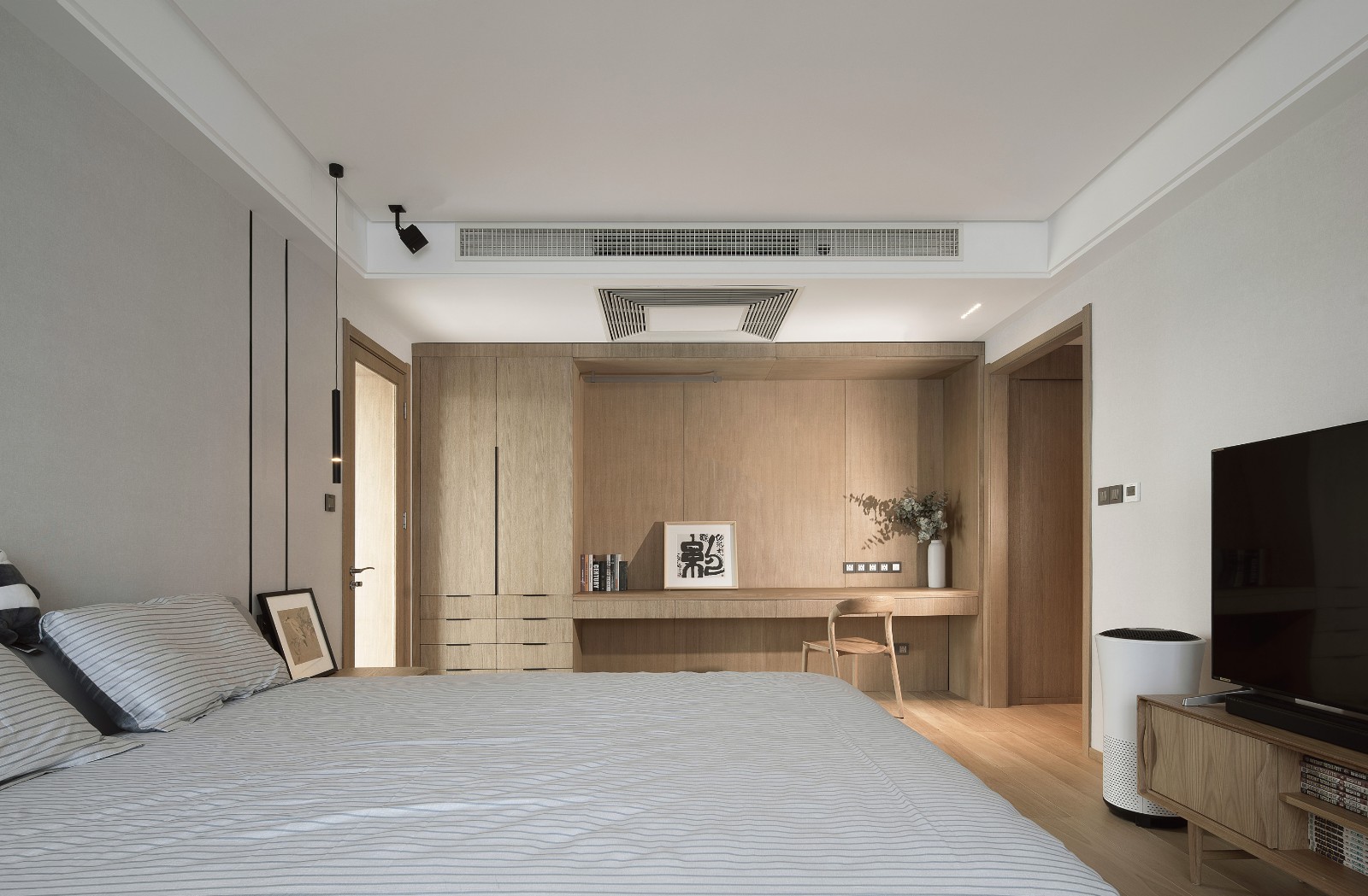 日式风格，融创中心三居室，装修非常的舒服。