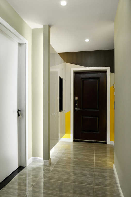 黑白灰+黄色点缀构造出简约风格三居室